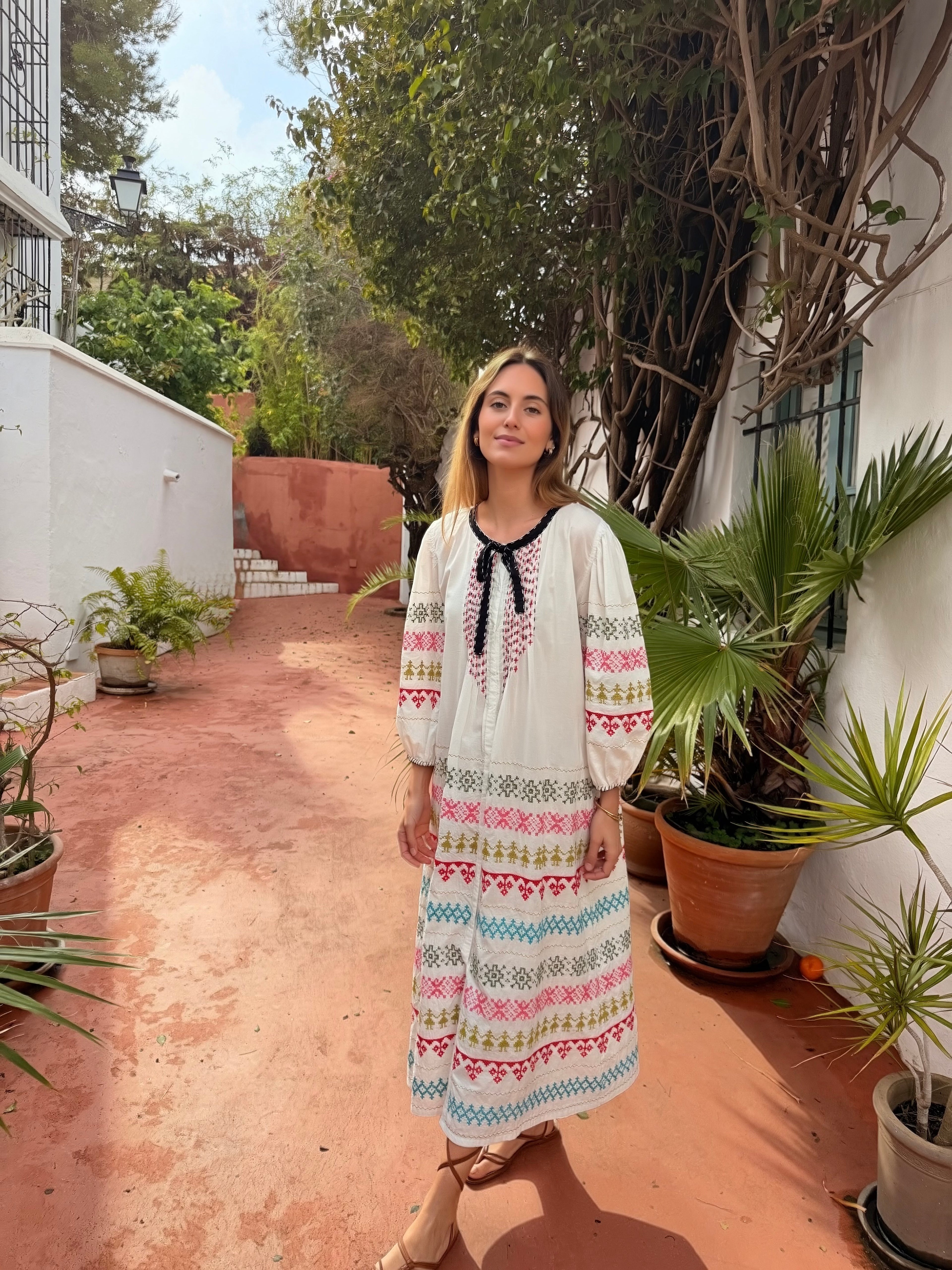 VESTIDO BORDADO BLANCO