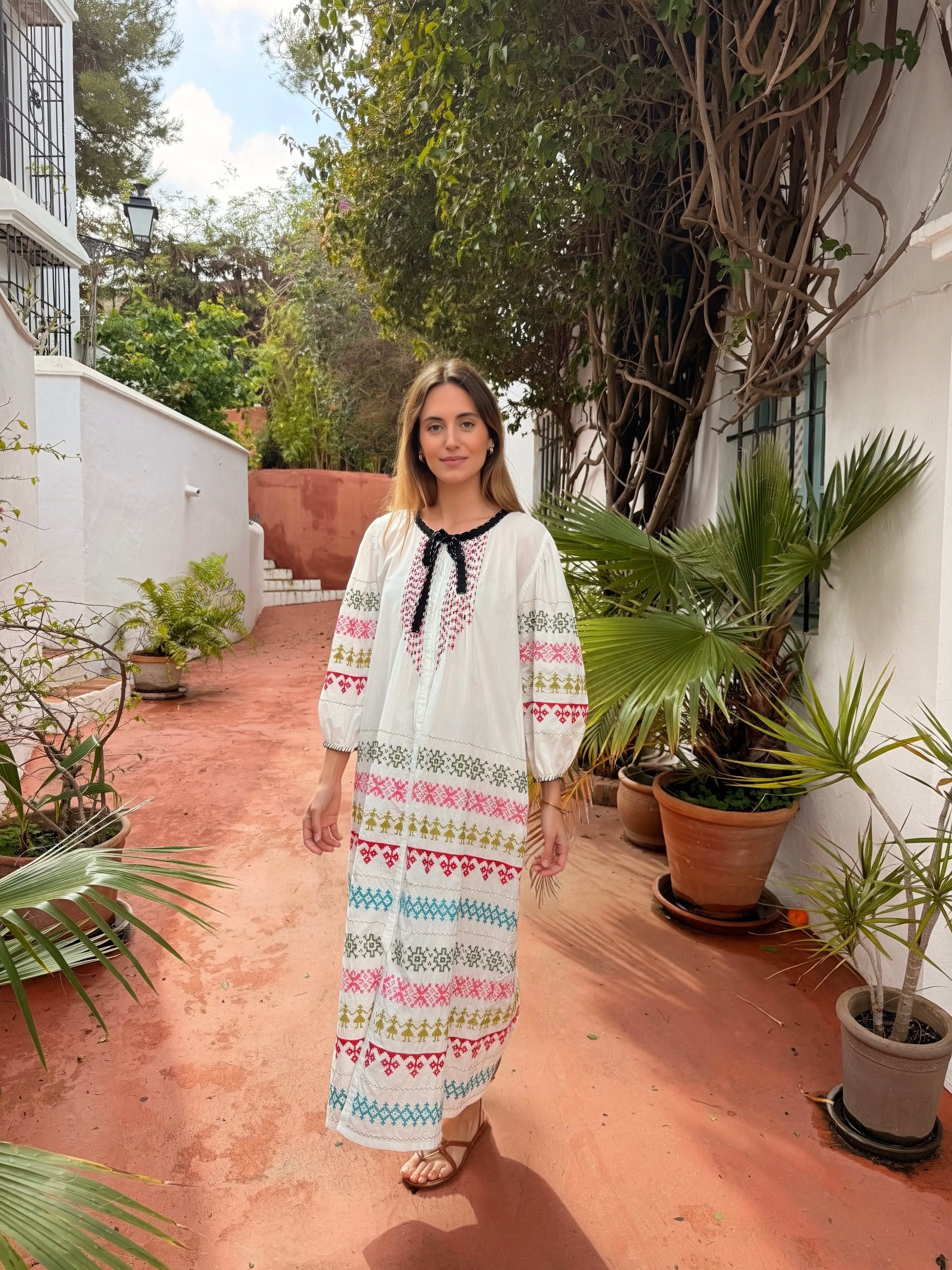 VESTIDO BORDADO BLANCO