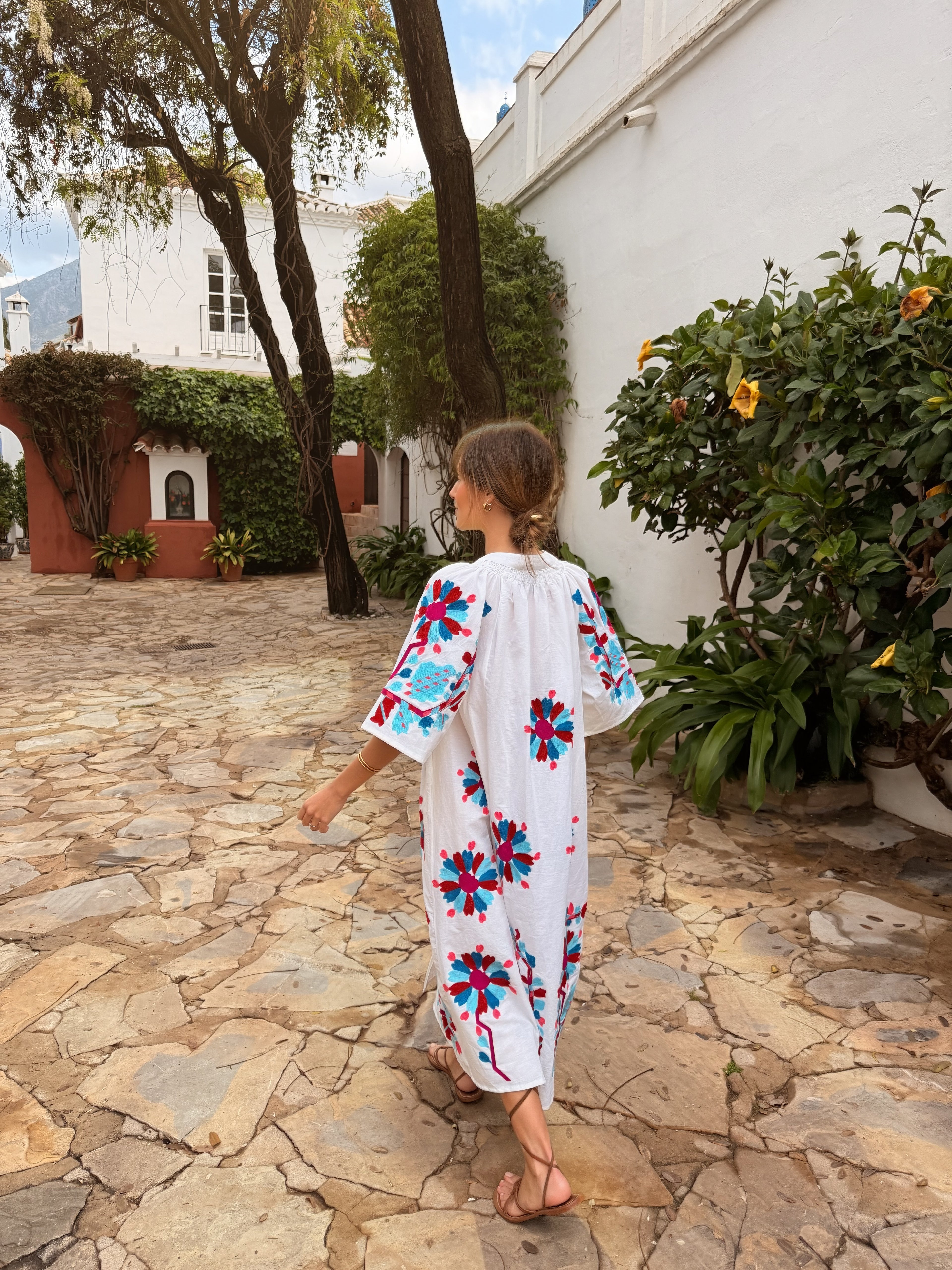 VESTIDO VERGEN BLANCO